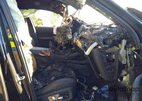 2021 BMW X6 M z USA, uszkodzony, nr VIN 5YMCY0C04M9G12375